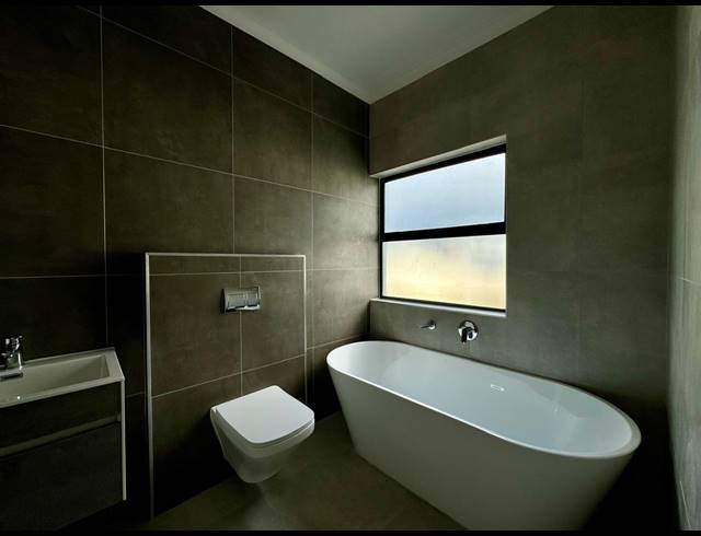 4 BEDROOM HOUSE FOR SALE IN SANDOWN